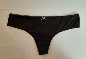 NWOT 🖤 Cacique Wide Side Thong